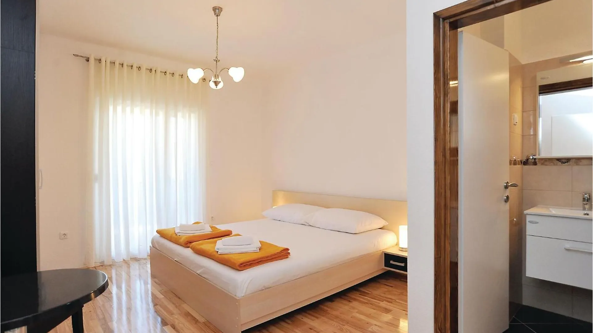 Ferienhaus Lovely Home In Pakostane With Wifi