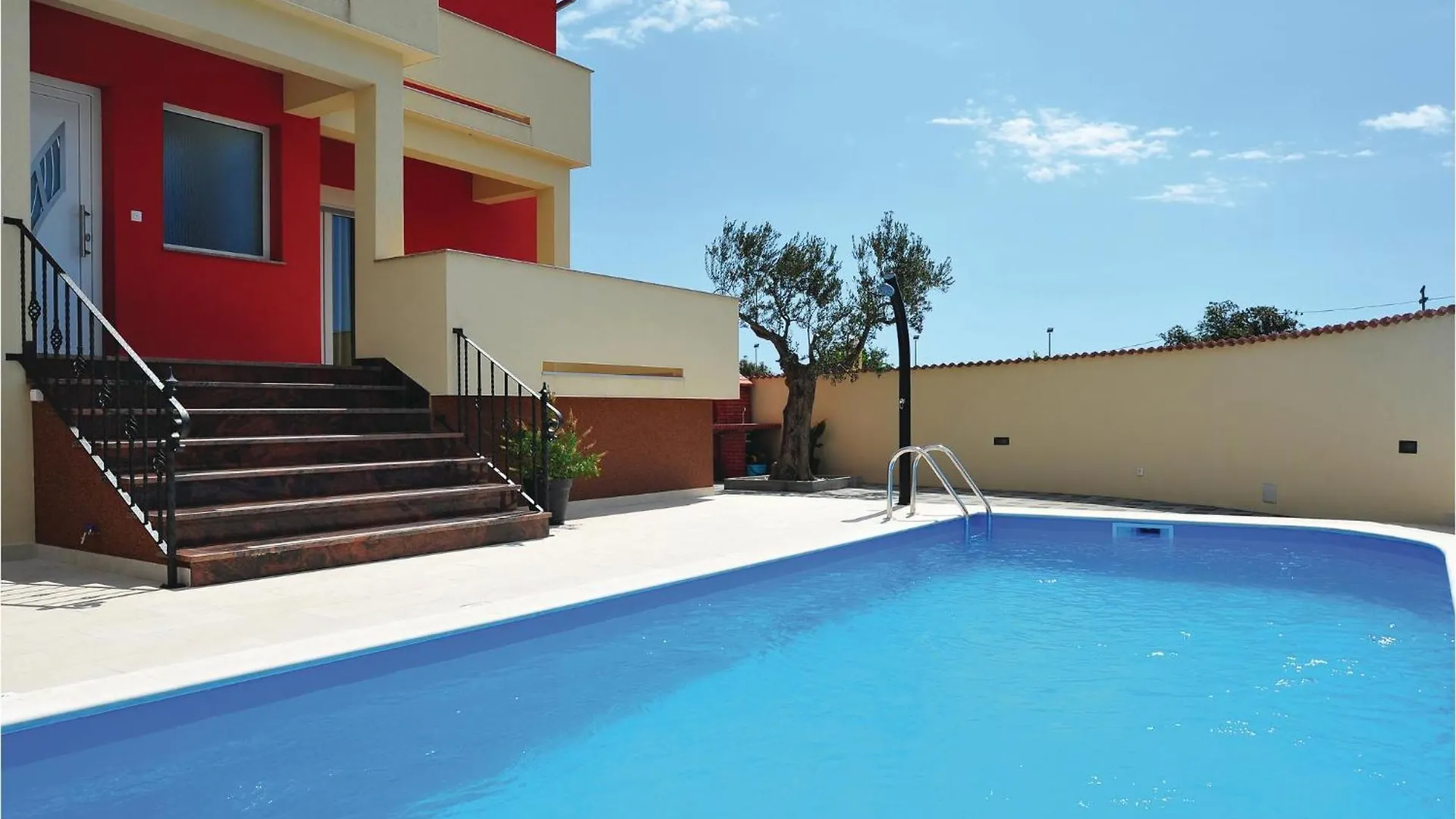 Lovely Home In Pakostane With Wifi 0*,
