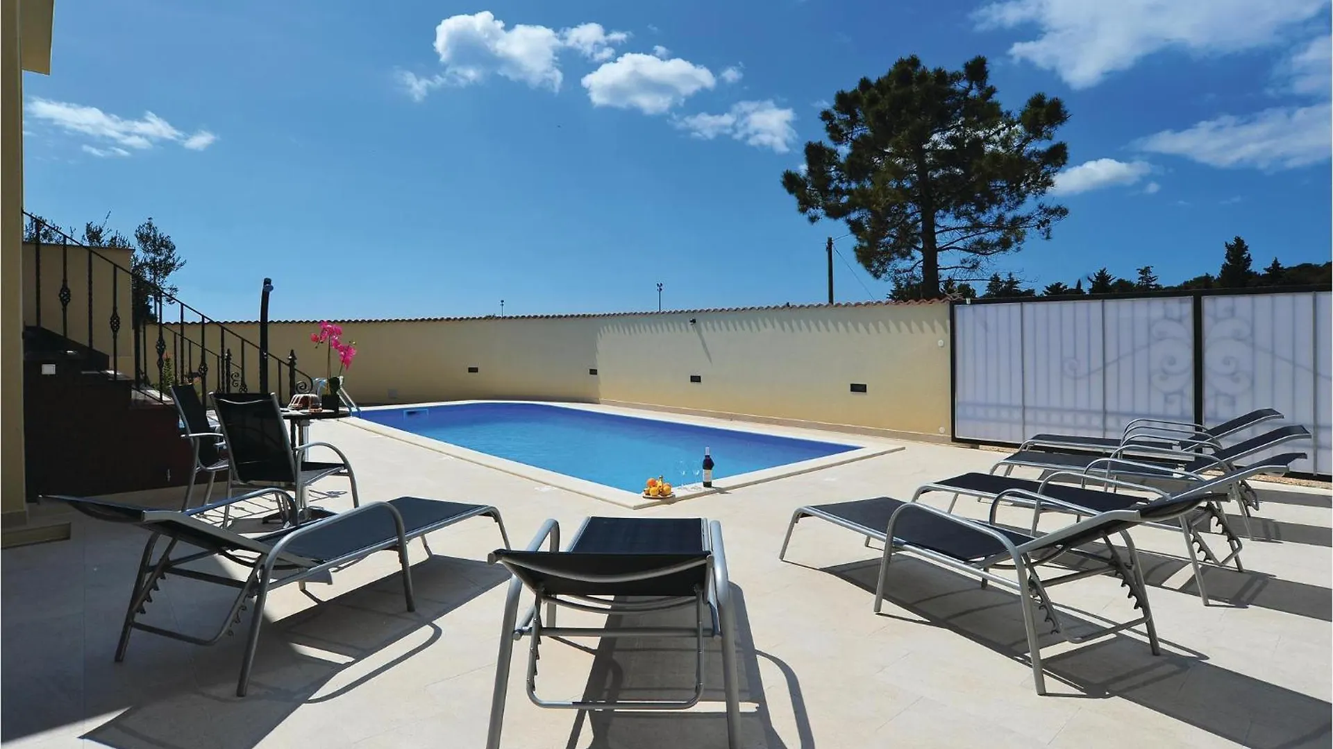 Lovely Home In Pakostane With Wifi 0*,  Kroatien