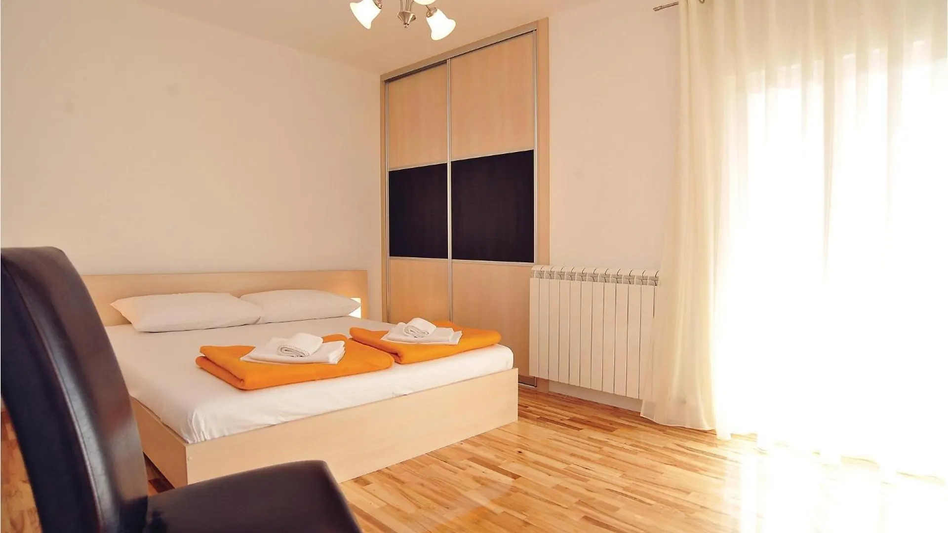 Ferienhaus Lovely Home In Pakostane With Wifi