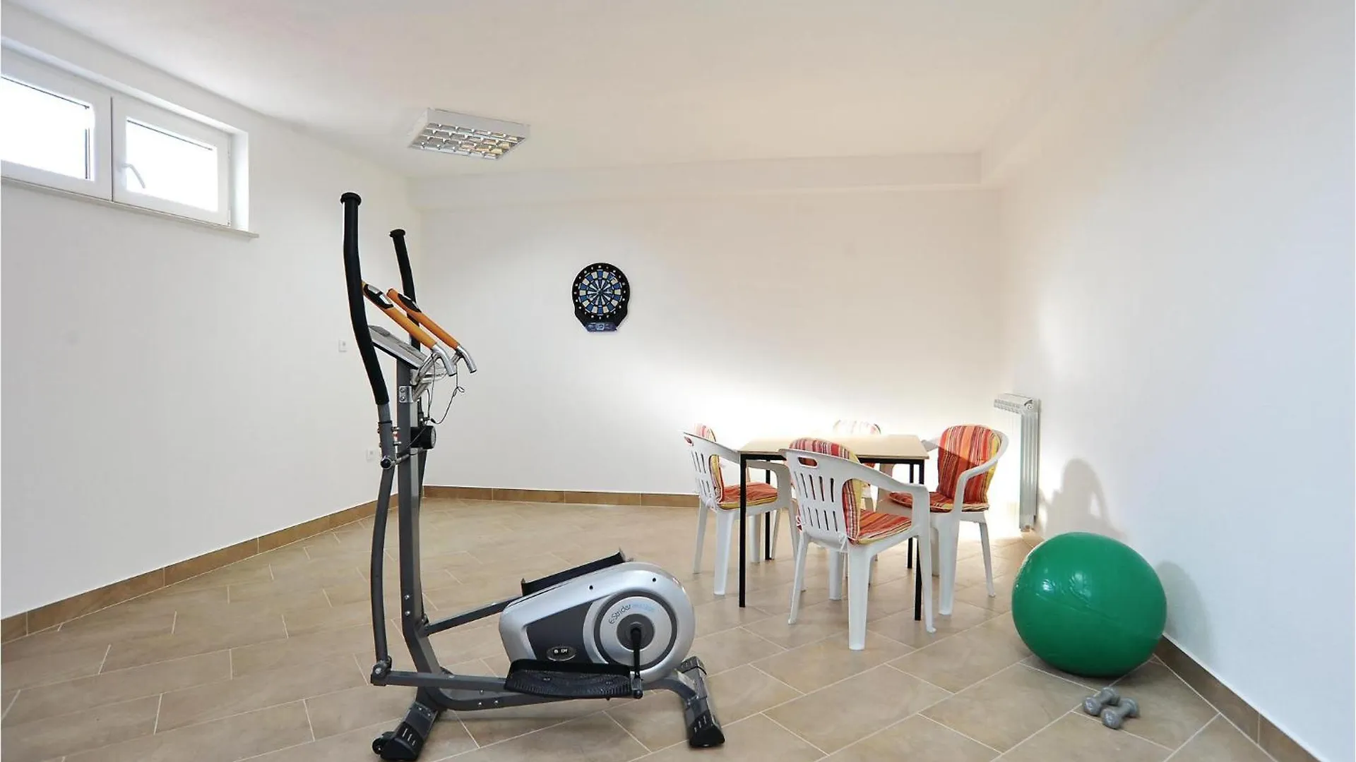 Ferienhaus Lovely Home In Pakostane With Wifi