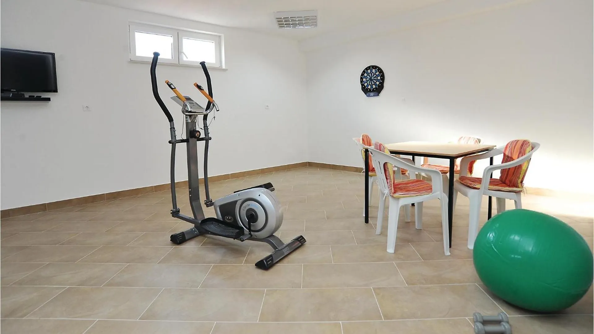 Lovely Home In Pakostane With Wifi Kroatien
