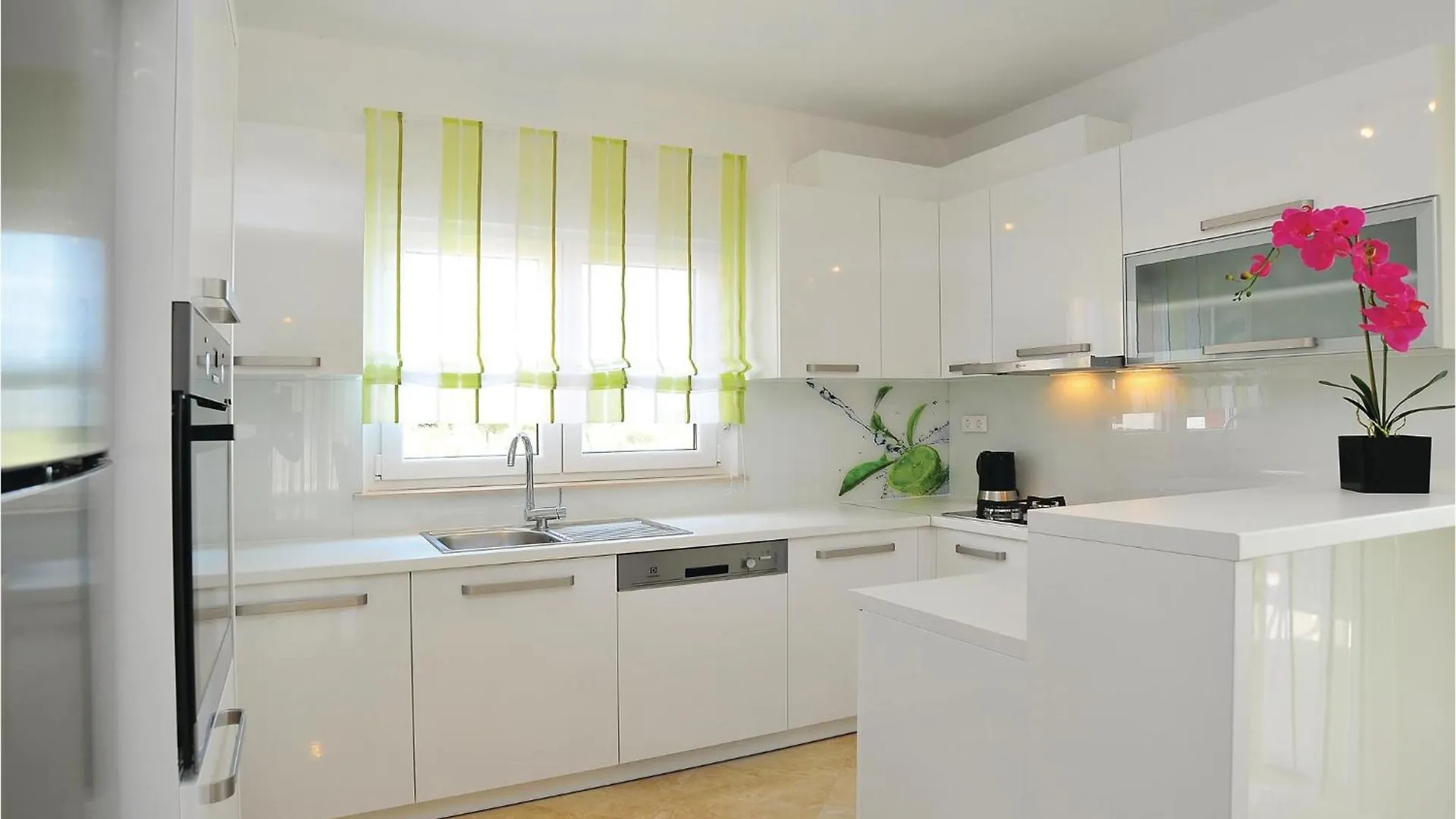 Lovely Home In Pakostane With Wifi Ferienhaus