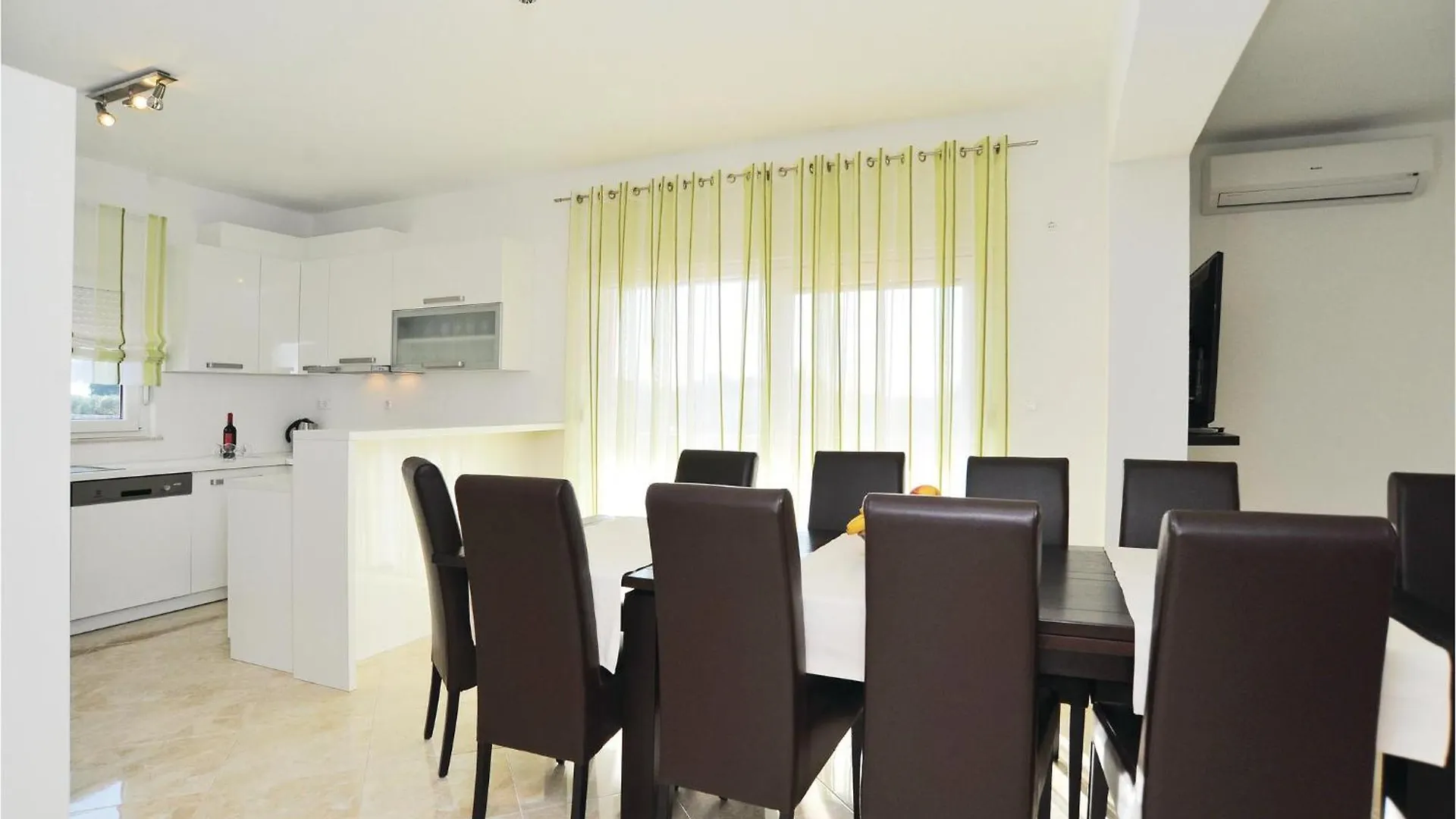 Lovely Home In Pakostane With Wifi Kroatien