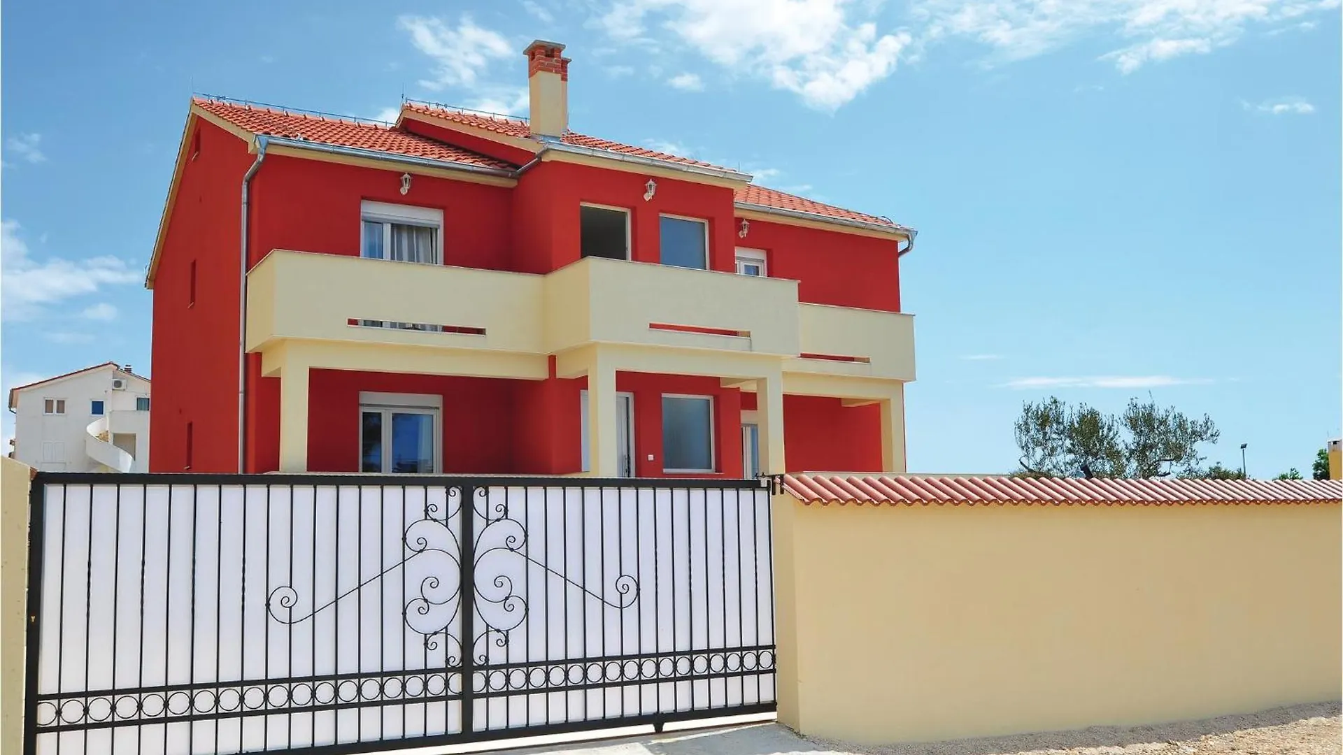 Ferienhaus Lovely Home In Pakostane With Wifi