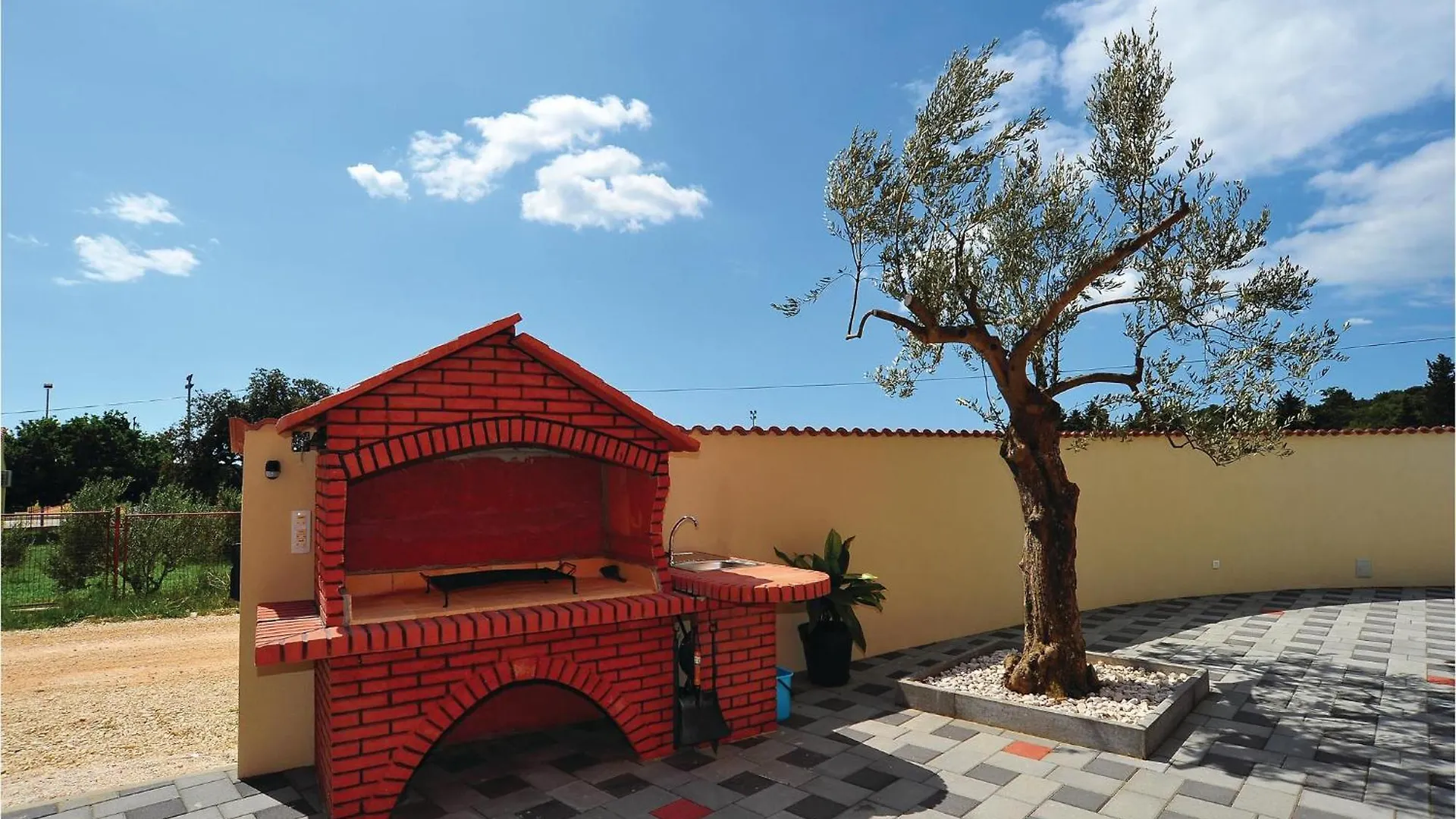 Lovely Home In Pakostane With Wifi 0*,