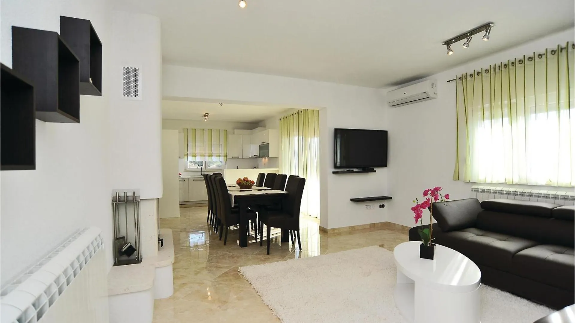 Lovely Home In Pakostane With Wifi Ferienhaus